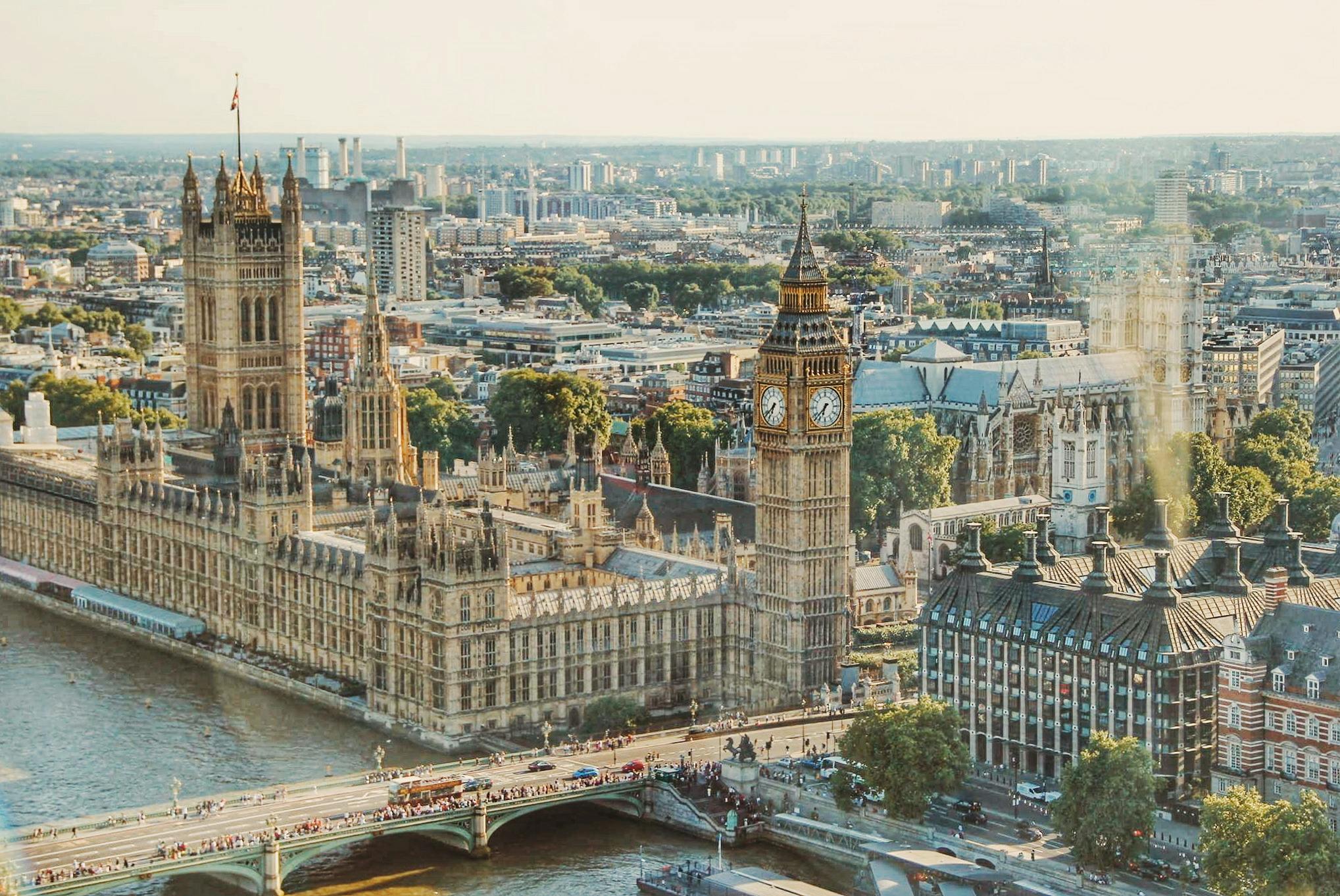 Image of London skyline with Big Ben and the Houses of Parliament in the foreground